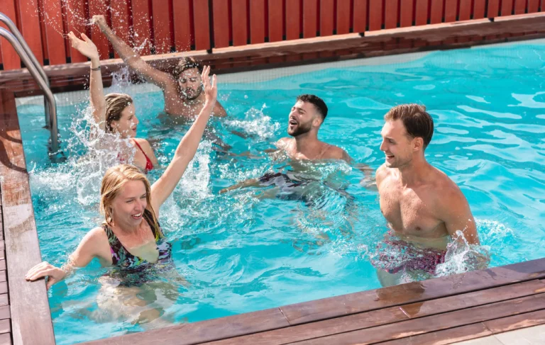 Lire la suite à propos de l’article Piscine qui perd de l&rsquo;eau : fuite ou évaporation ?