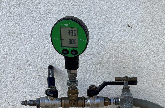 Recherche de fuites d'eau par manomètre digital - Detect Fuites spécialiste de la recherche de fuites d'eau et repérage réseaux