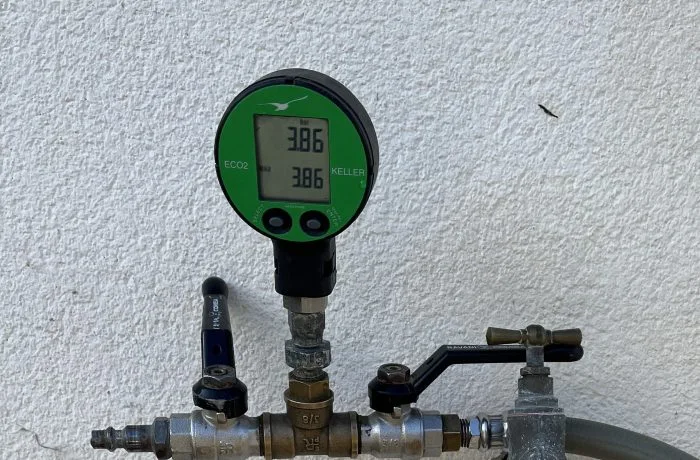 Recherche de fuites d'eau par manomètre digital - Detect Fuites spécialiste de la recherche de fuites d'eau et repérage réseaux
